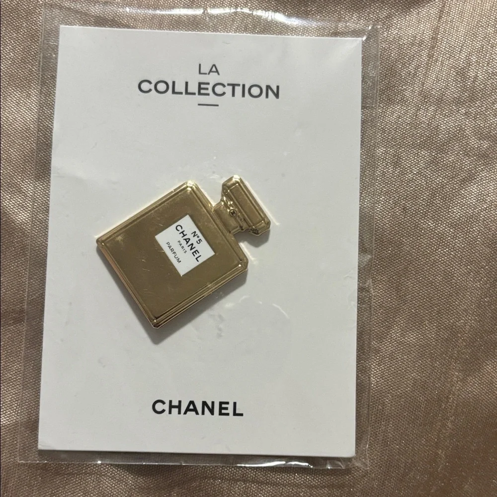Chanel 17 Piece Assorted Beauty Collection with String Lights USB NWT GWP - Picture 6 of 16